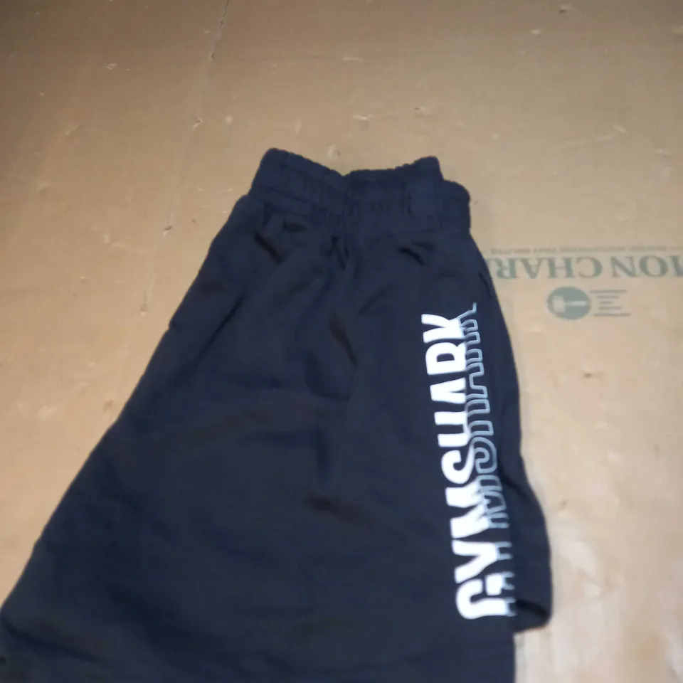 GYMSHARK LOGO FLEECED SHORTS SIZE S