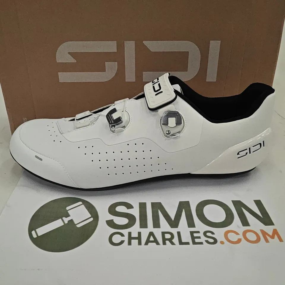 GENIUS X WHITE CYCLING SHOES – UK 9.5 (EU 44, US 10.5)