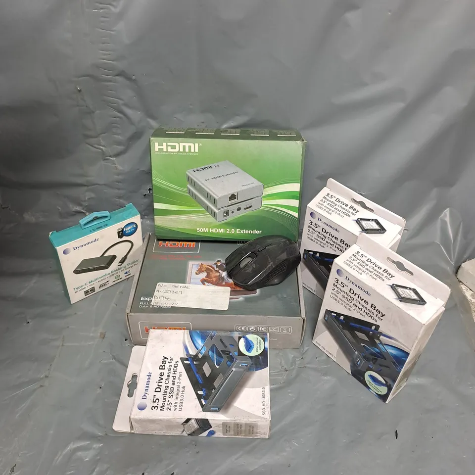 APPROXIMATELY 14 ASSORTED ELECTRICAL ITEMS TO INCLUDE HDMI 2.0 EXTENDER, MOUSE, 3.5" DRIVE BAY, ETC
