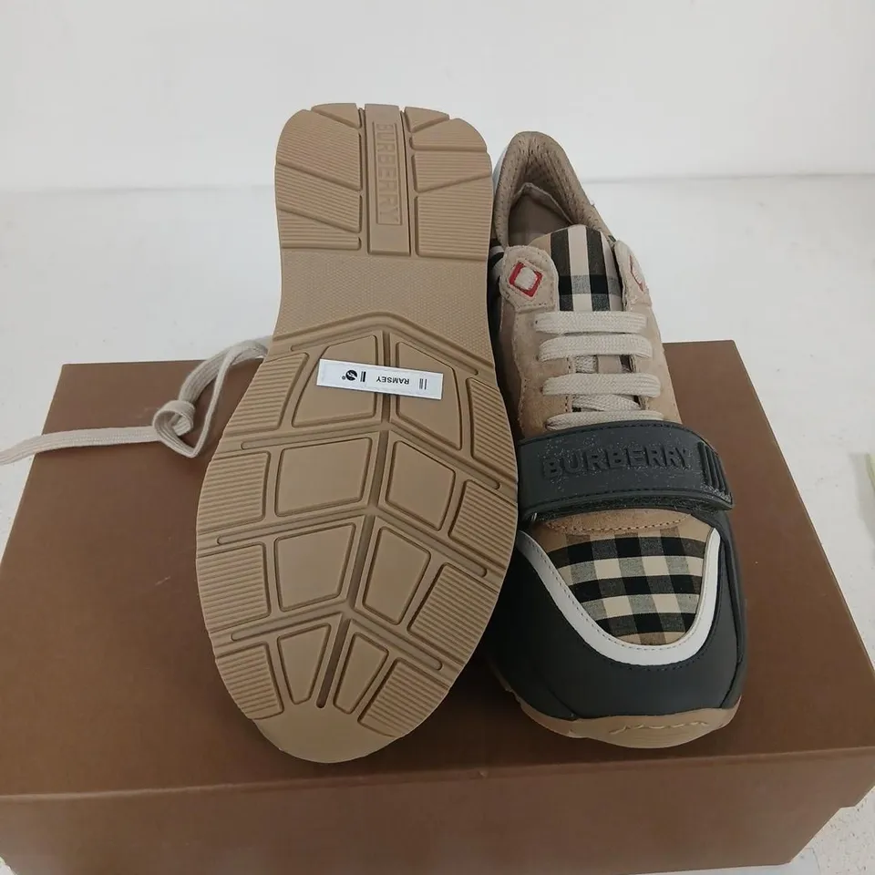 BURBERRY LOW TOP SNEAKER – GREY/ARCHIVE BEIGE, UK 5 (EU 38)