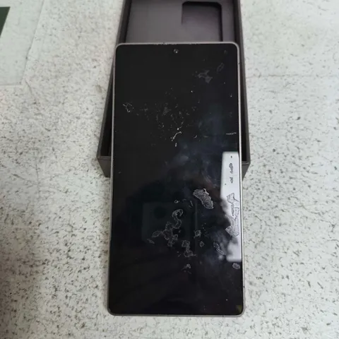 SAMSUNG GALAXY S23 ULTRA 1TB SMARTPHONE – SILVER DISPLAY PHONE