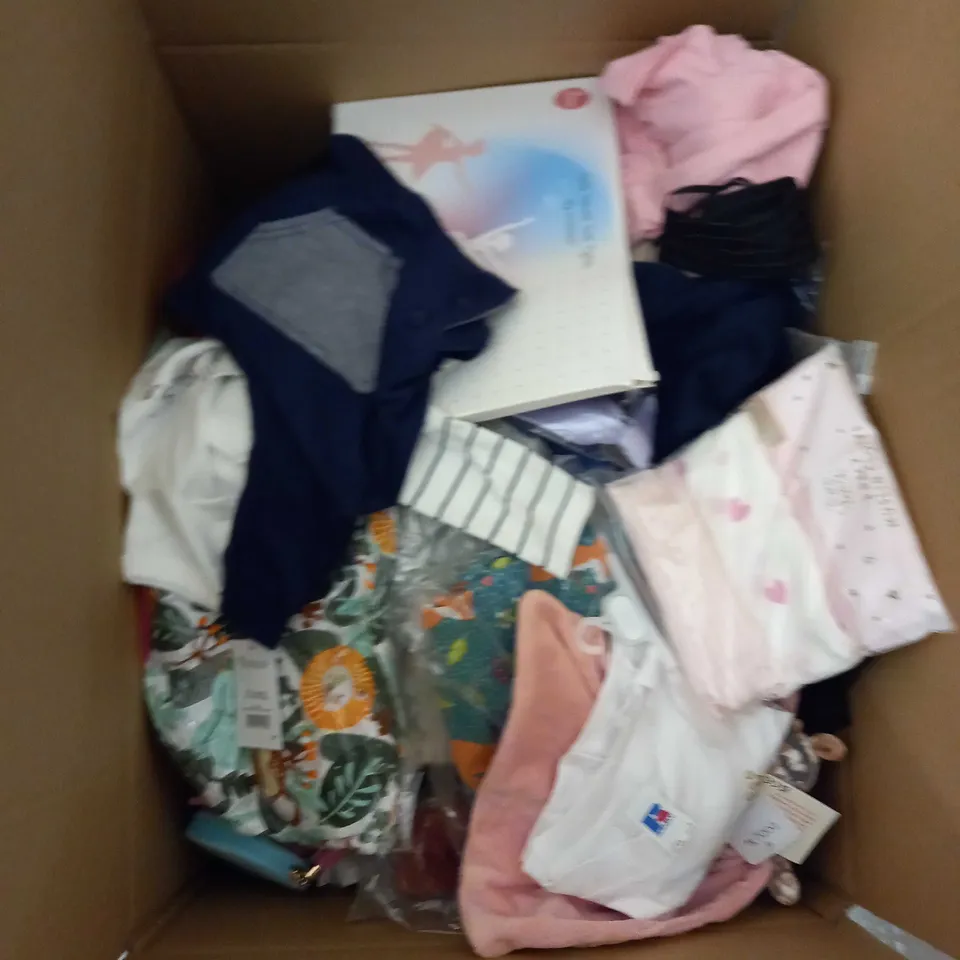 LARGE BOX OF ASSORTED KIDS CLOTHING ITEMS TO INCLUDE BAGS, BABY GROWS AND DRESSES