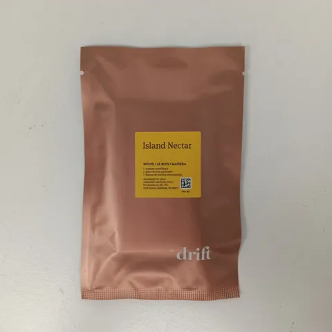 DRIFT ISLAND NECTAR SCENTED WOOD CAR FRESHENER