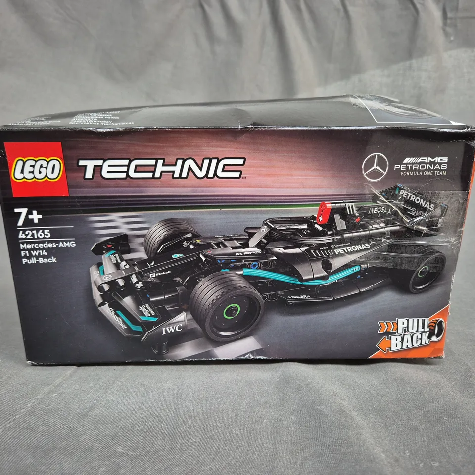 LEGO TECHNIC MERCEDES AMG F1 W14 PULL BACK