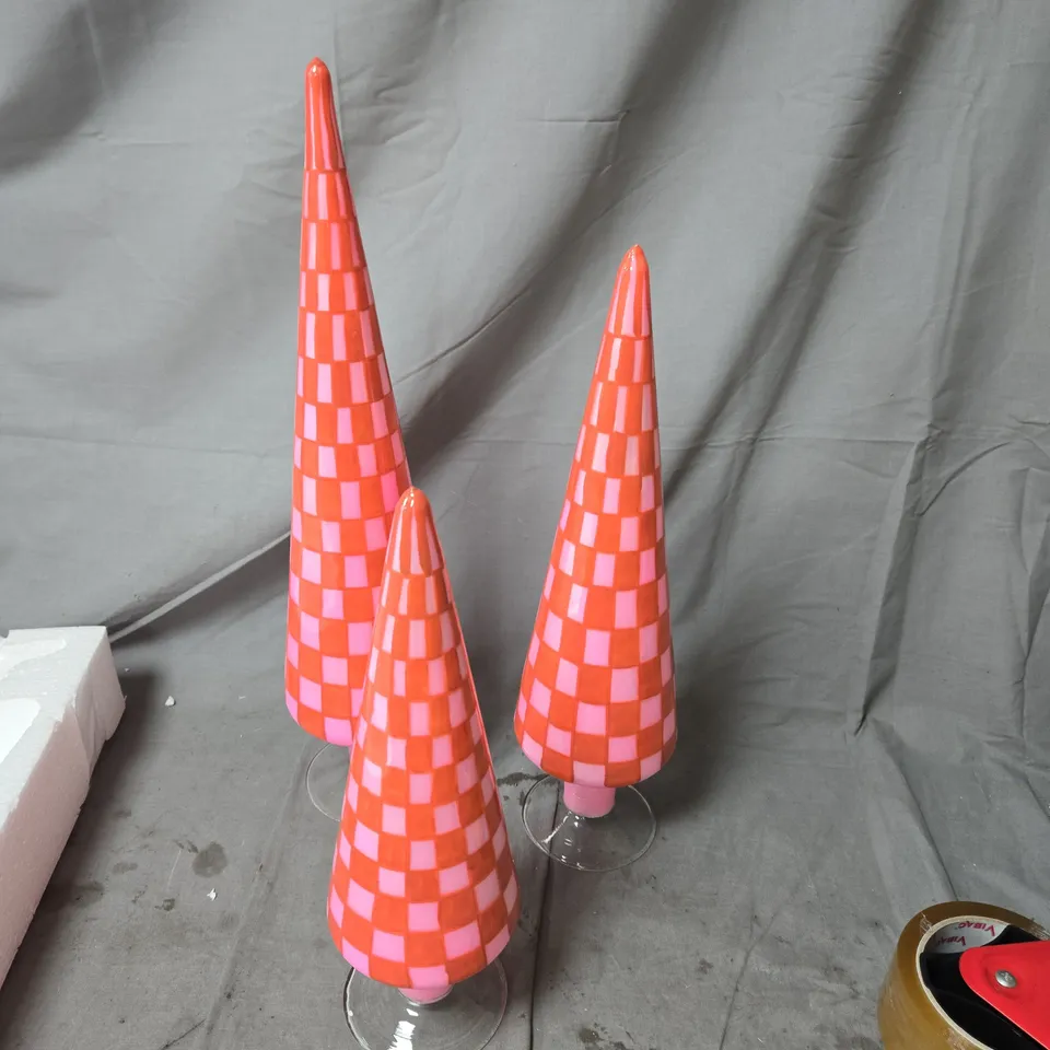 SET OF 3 RED CHECKERED GLASS CONE DECORATIONS