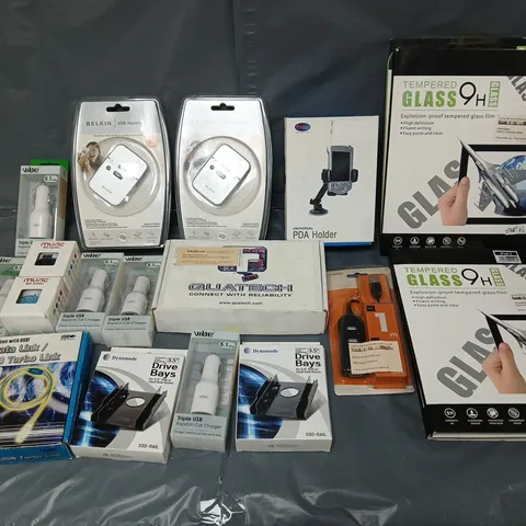 APPROXIMATELY 30 ASSORTED ELECTRICAL GOODS TO INCLUDE TRIPLE USB CAR CHARGER, BELKIN USB ANYWHERE, AND MUSIC MINI SPEAKERS ETC. - COLLECTION ONLY