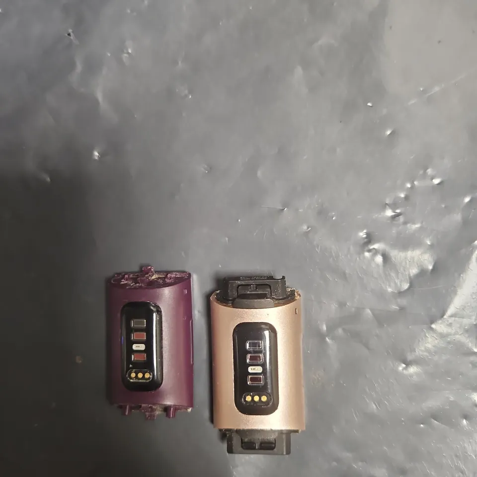 BAG OF APPROXIMATELY 10 FIT BIT CHARGE 3 WATCHES - VARIOUS COLOURS - NO STRAPS INCLUDED