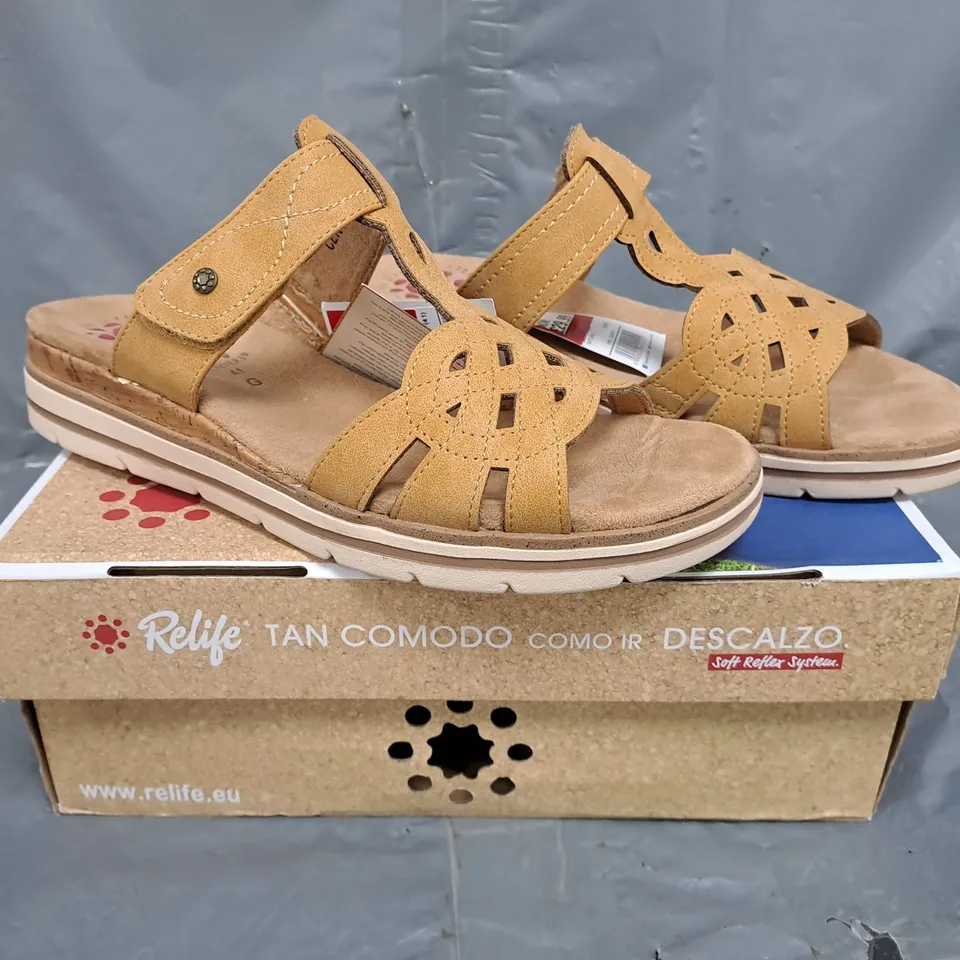 BOXED PAIR OF RELIFE SANDALS IN TAN SIZE EU 41