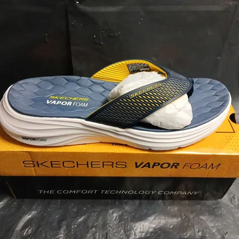 BOXED PAIR OF SKECHERS VAPOR FOAM SANDALS – UK SIZE 9