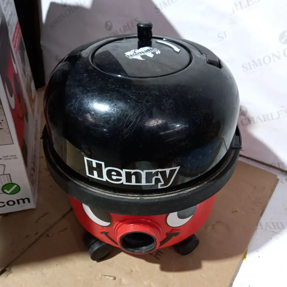 NUMATIC HENRY XTRA VACUUM CLEANER