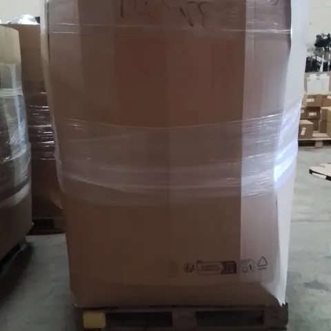 PALLET CONTAINING A LARGE QUANTITY OF PILLOWS