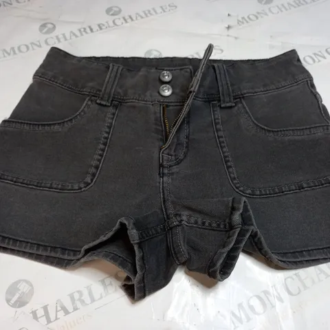 DARK GREY DIVIDED DENIM SHORTS SIZE 6