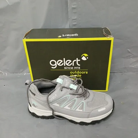 BOXED PAIR OF GELERT FELL JUNIOR GREY/MINT UK 6