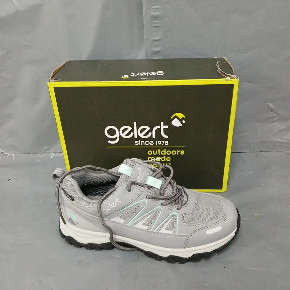 BOXED PAIR OF GELERT FELL JUNIOR GREY/MINT UK 6 