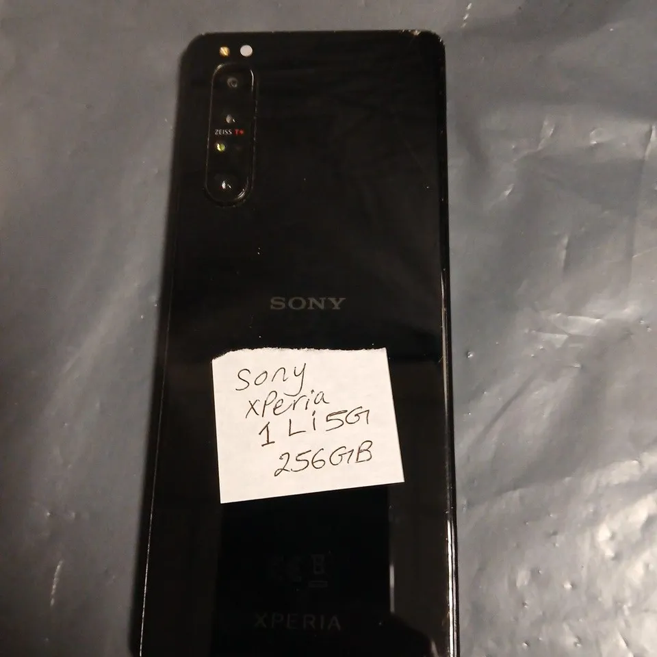 SONY XPERIA SMARTPHONE – 256GB – BLACK 