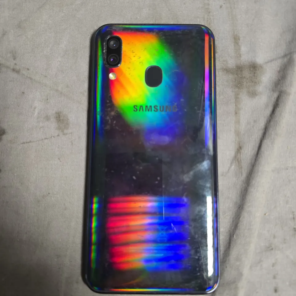 SAMSUNG GALAXY A40 SMARTPHONE