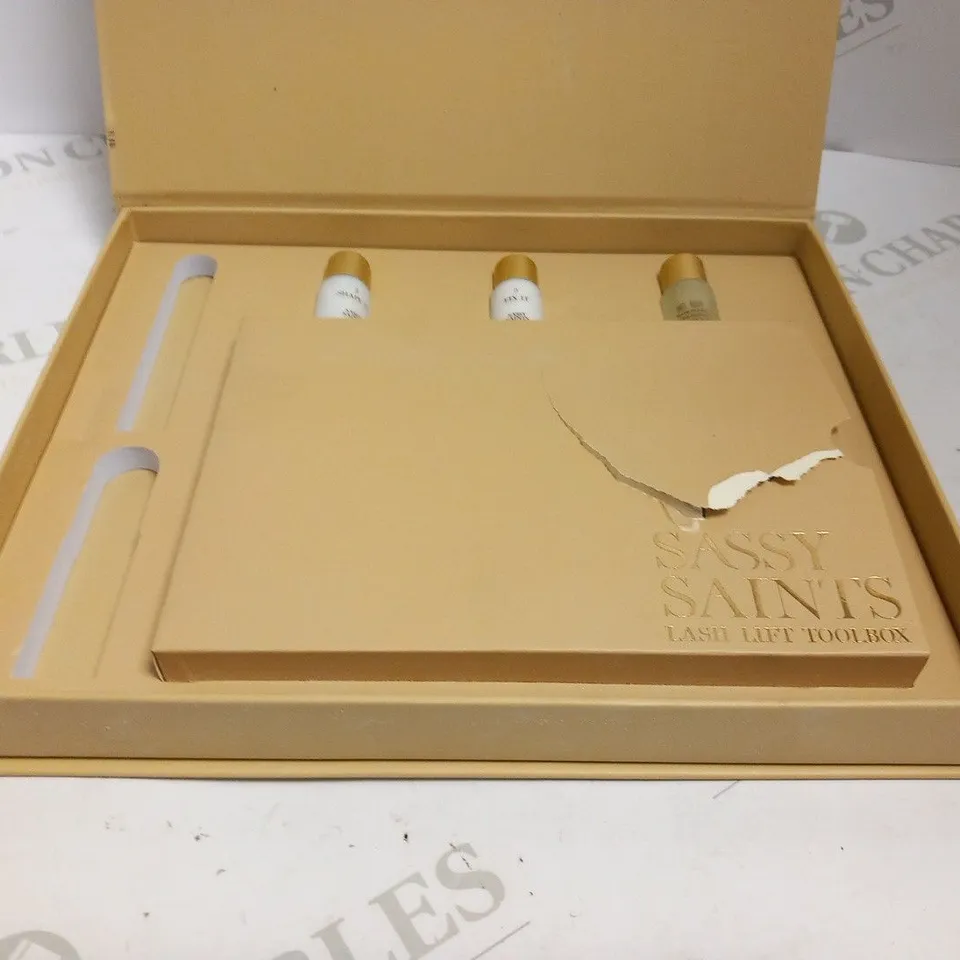 BOXED SASSY SAINT BROW LIFT KIT 