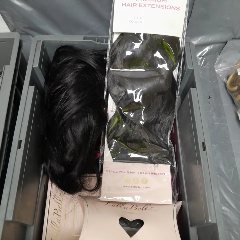 APPROXIMATELY 8 ASSORTED HAIR PIECES VARIOUS COLOURS AND STYLES 