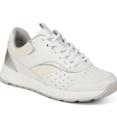 VIONIC NOVA TRAINER SIZE 6