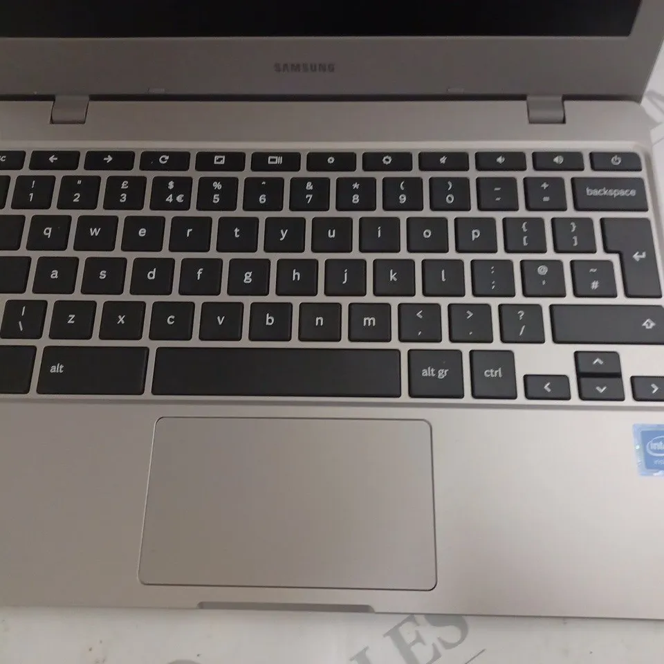 SAMSUNG CHROME XE310BXA LAPTOP