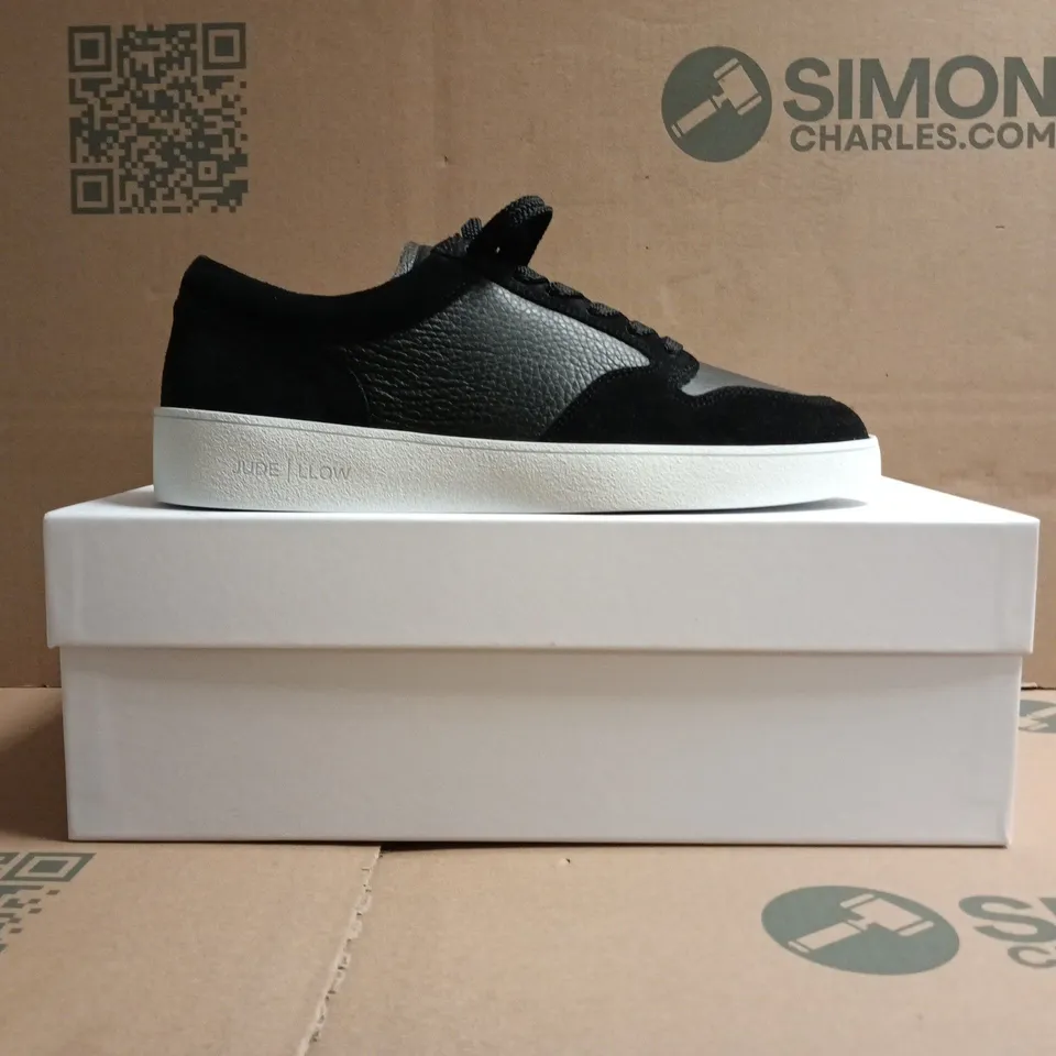 BOXED PAIR OF JUDE LLOW TELIER SHOES IN BLACK SIZE UK 8