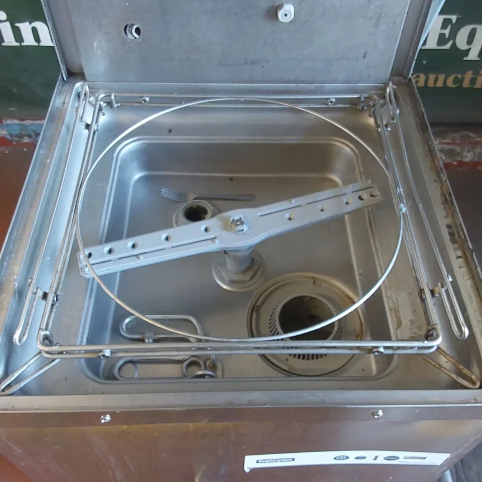 HALCYON AMH95WS COMMERCIAL PASS THROUGH DISHWASHER