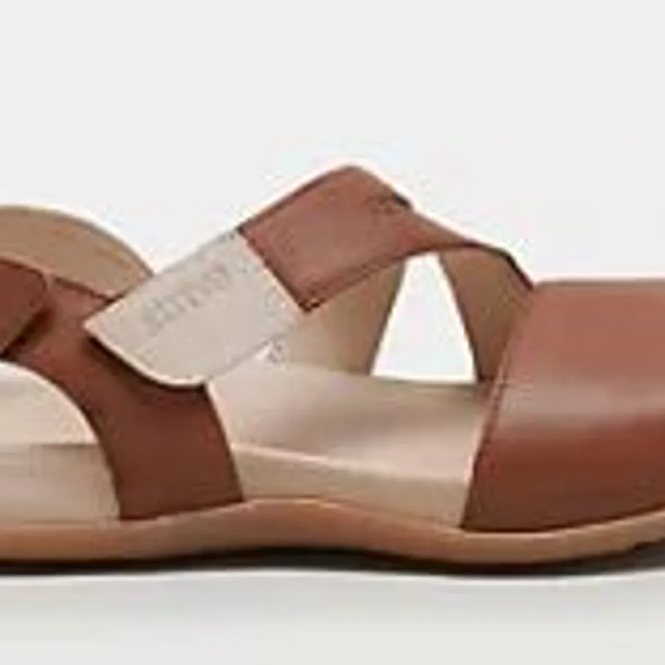 STRIVE JINNY SANDAL TAN SIZE 6