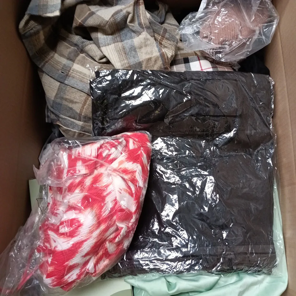 BOX OF APPROXIMATELY 25 ASSORTED CLOTHING ITEMS IN VARIOUS STYLES , COLOURS AND SIZES