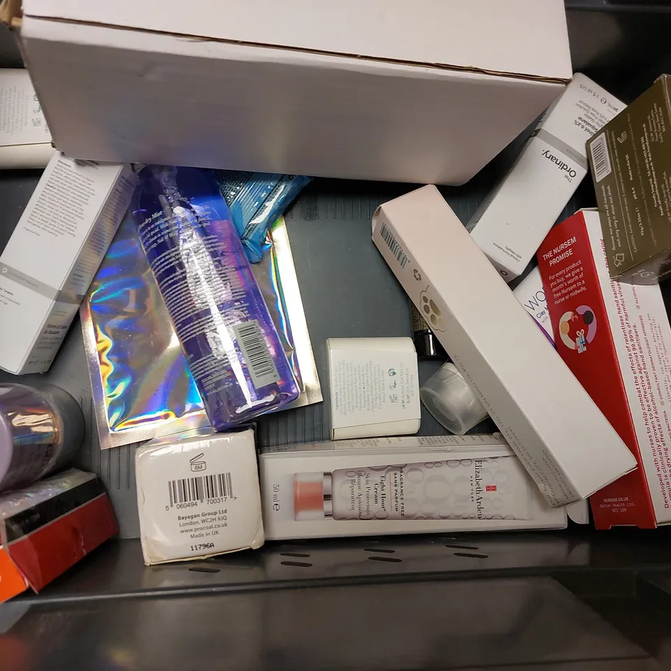 BOX OF APPROX 15 ITEMS TO INCLUDE SAFFRON STAR GALAXY EAU DE PARFUM SPRAY, IYURA YOUTH SPRINGS, GHD BODYGUARD