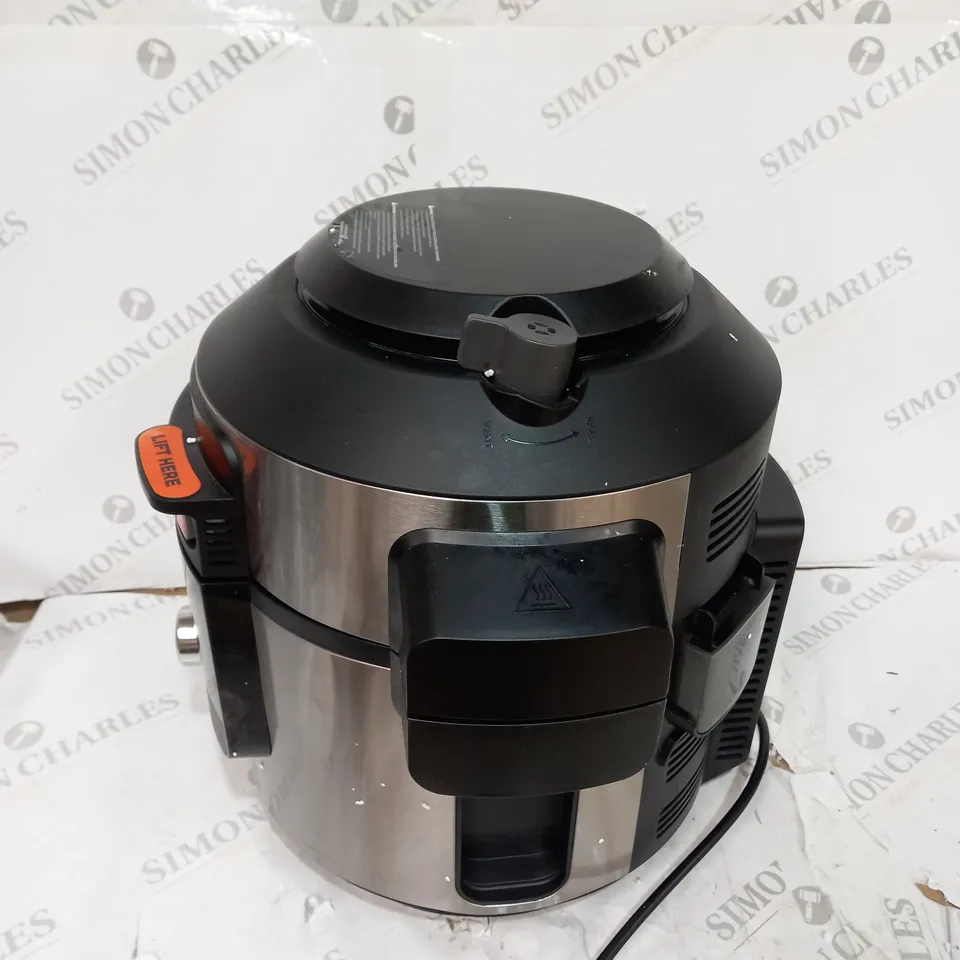 BOXED NINJA FOODI MAX SMARTLID 7.5L MULTI COOKER & AIR FRYER