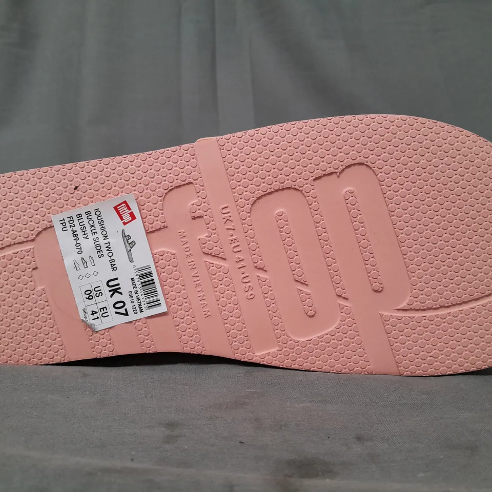 BOXED PAIR OF FITFLOP IQUSHION TWO-BAR SLIDERS IN BLUSH UK SIZE 7