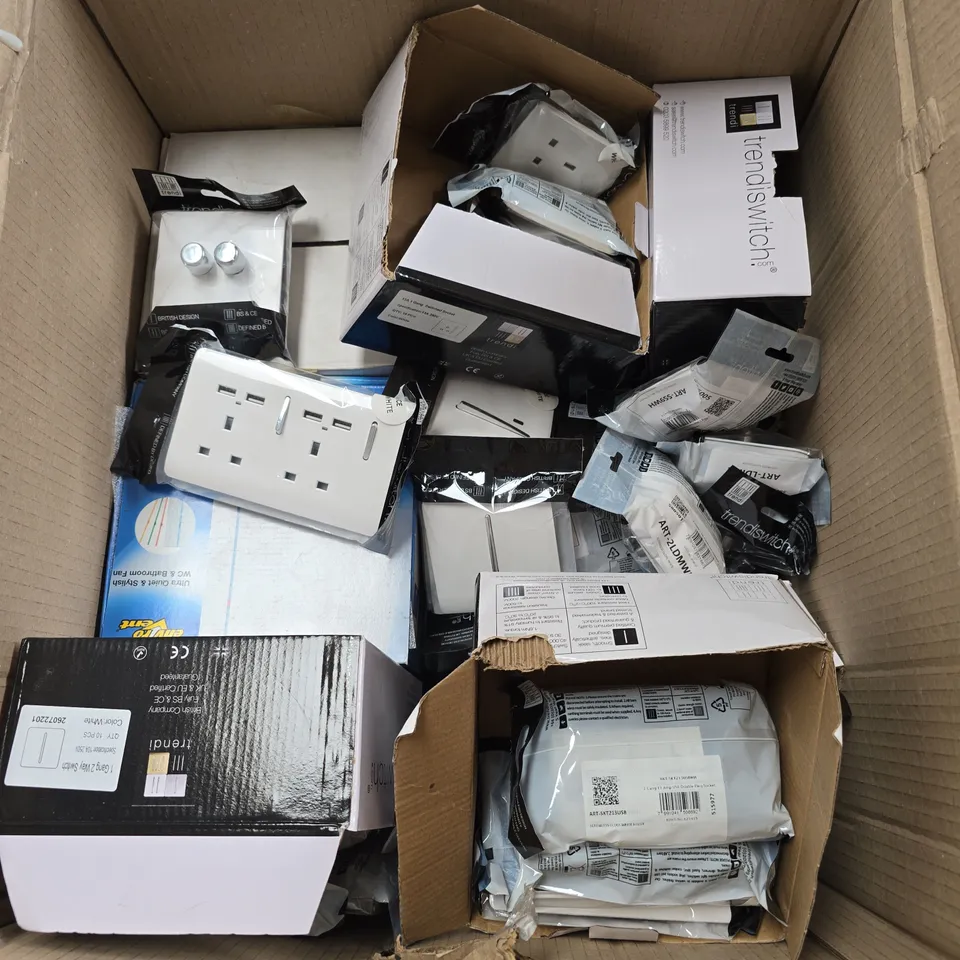 LARGE BOX OF ASSORTED PLUG SOCKETS AN LIGHT SWITCHES 