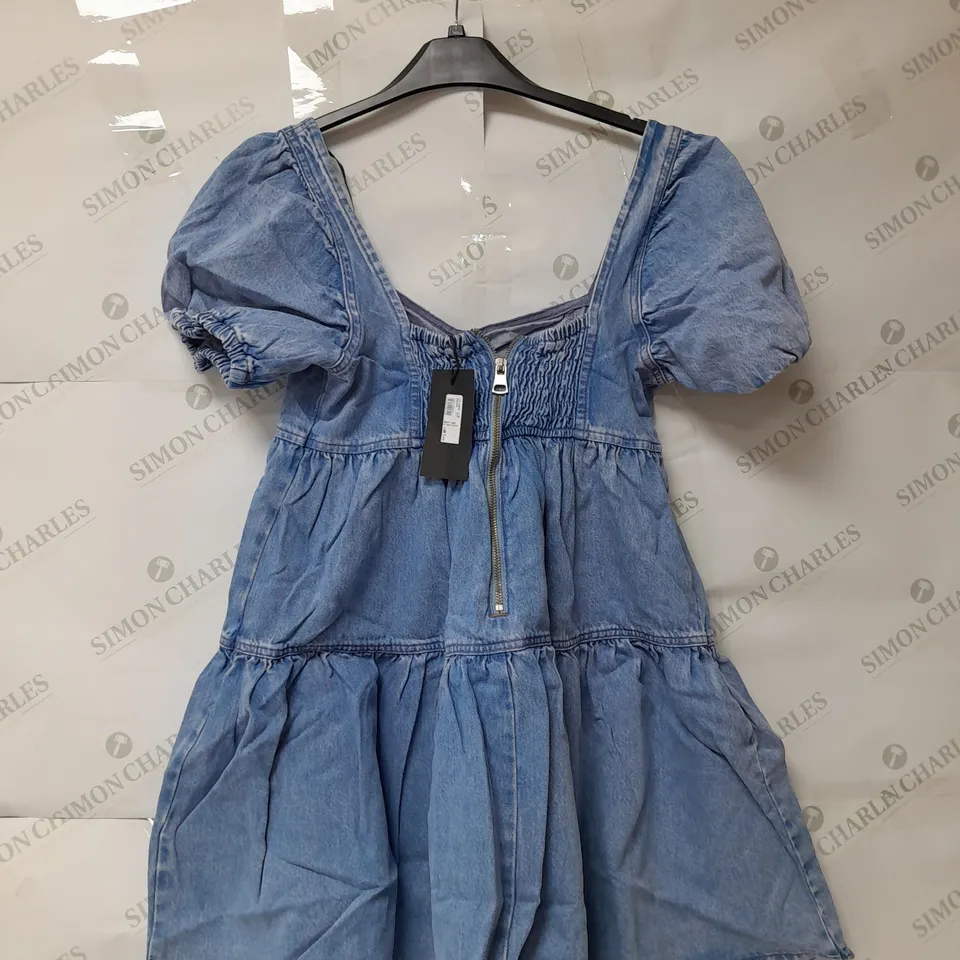 RIVER ISLAND PUFF SLEEVE TIERED DRESS IN LIGHT DENIM SIZE M