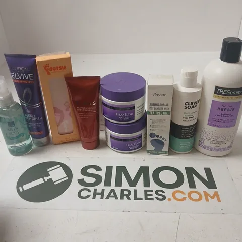 APPROXIMATELY 15 ASSORTED HEALTH & BEAUTY PRODUCTS TO INCLUDE LOREAL ELVIVE PURPLE CONDITIONER, ELEMIS SHOWER CREAM, FRIZZ EASE DEEP CONDITIONER, ETC - COLLECTION ONLY
