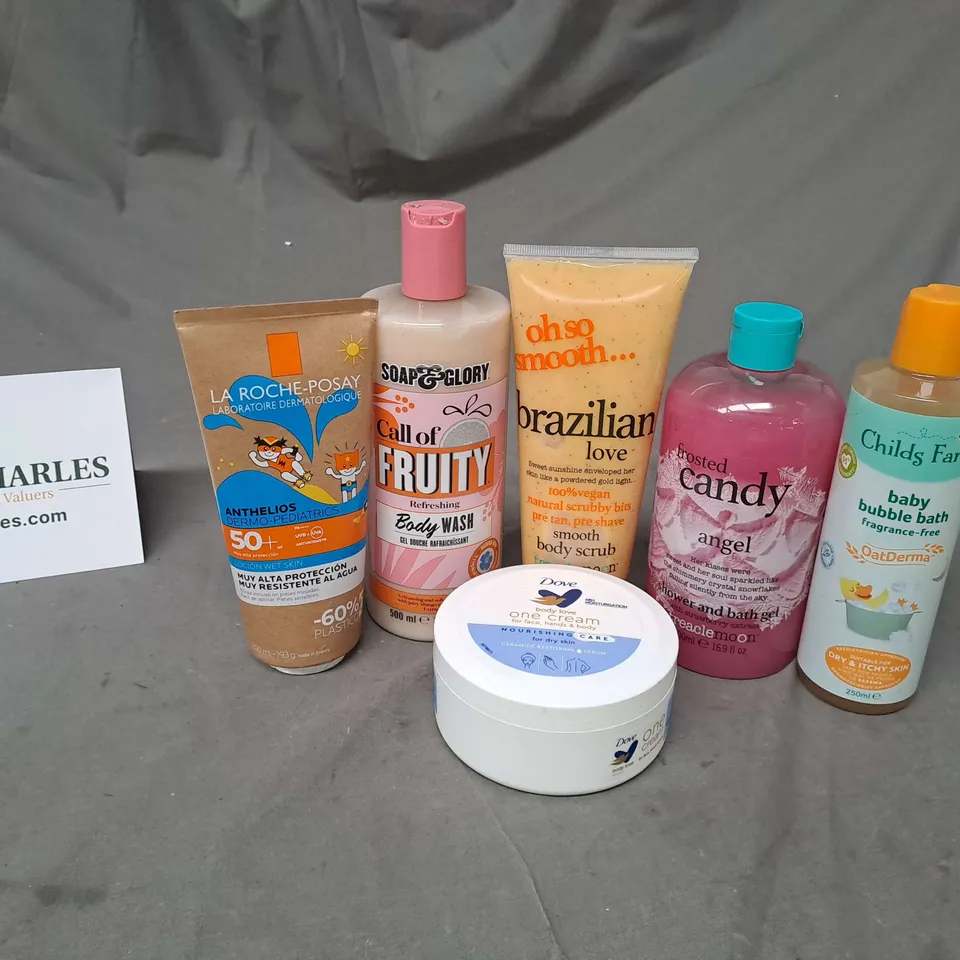 APPROXIMATELY 20 ASSORTED COSMETIC PRODUCTS TO INCLUDE CHILD'S FARM BABY BUBBLE BATH, DOVE BODY CREAM AND SOAP & GLORY BODY WASH