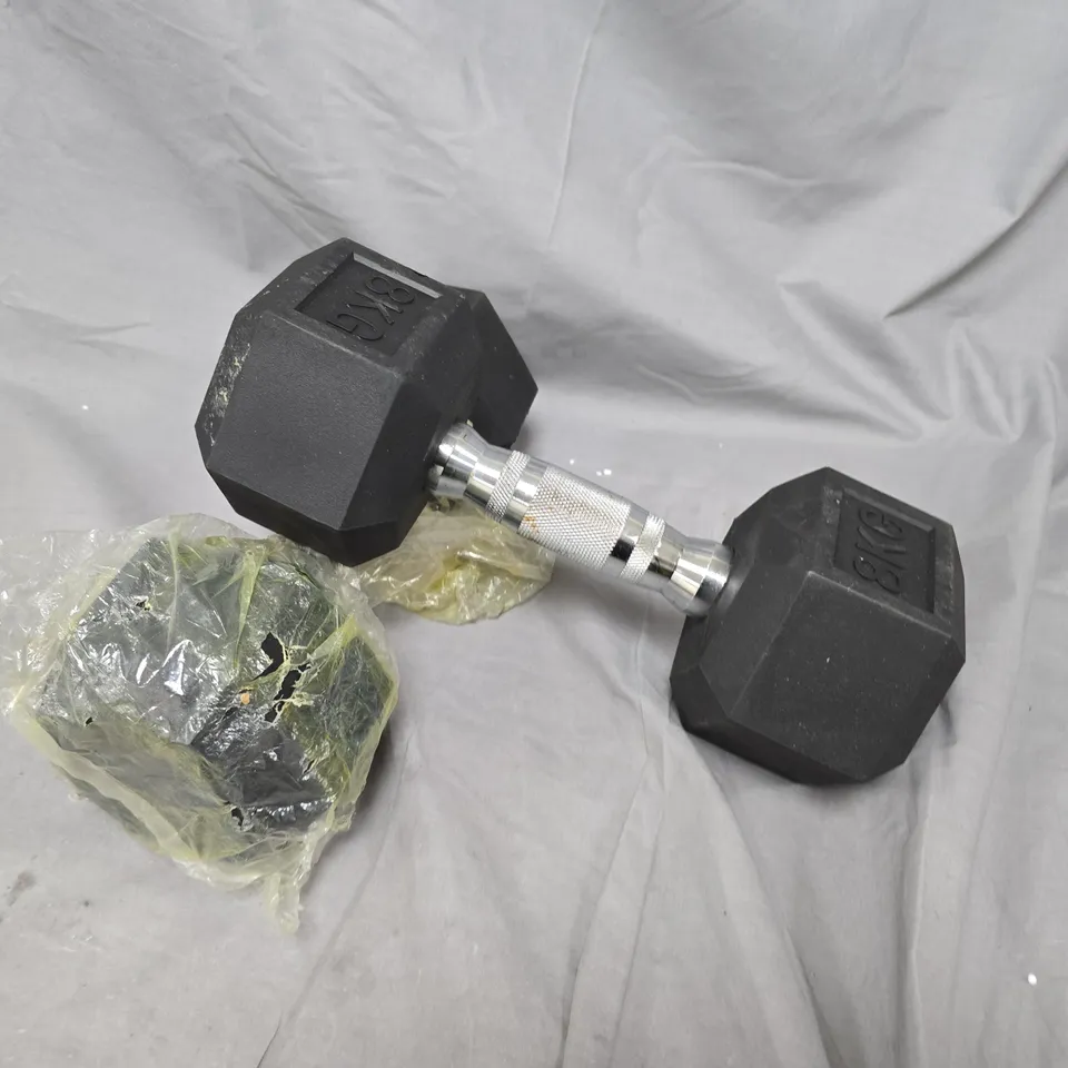 SET OF 2 DUMBELLS - 7.5KG / 8KG