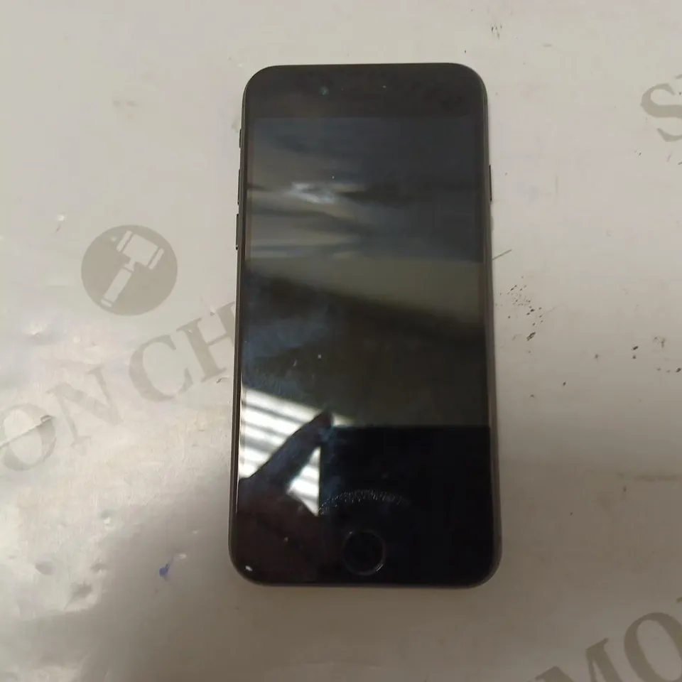 APPLE IPHONE SE (2020)