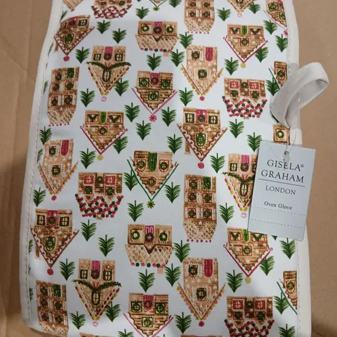 APPROXIMATELY 36 PAIRS OF GISELA GRAHAM LONDON OVEN GLOVE