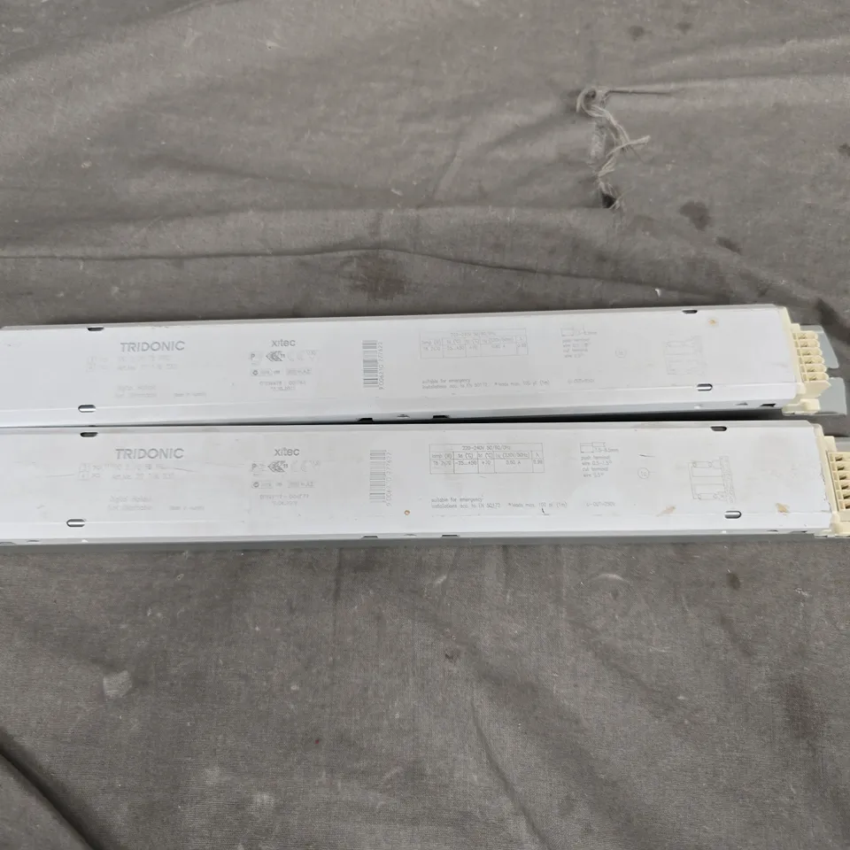 2 TRIDONIC T8 PRO HIGH FREQUENCY BALLAST 2/70