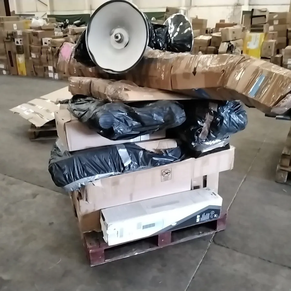 PALLET TO CONTAIN AN ASSORTMENT OF TUBE TENTS, WHEEL BARROWS AND ELECTRIC FANS ECT 