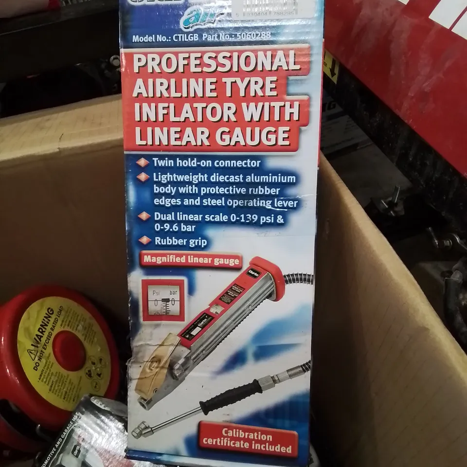 BOX OF VARIOUS TOOLS TO INCLUDE CHAIN BLOCK CHAIN, REVERSIBLE DRILL WITH KEYLESS CHUCK, 2 IN 1 NEEDLE SCALER/ HAMMER CHISEL ETC.