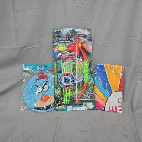 BOX OF APPROXIMATELY 20 ASSORTED TOYS AND GAMES TO INCLUDE DINOSAUR BOW & ARROW SET, ETC - COLLECTION ONLY