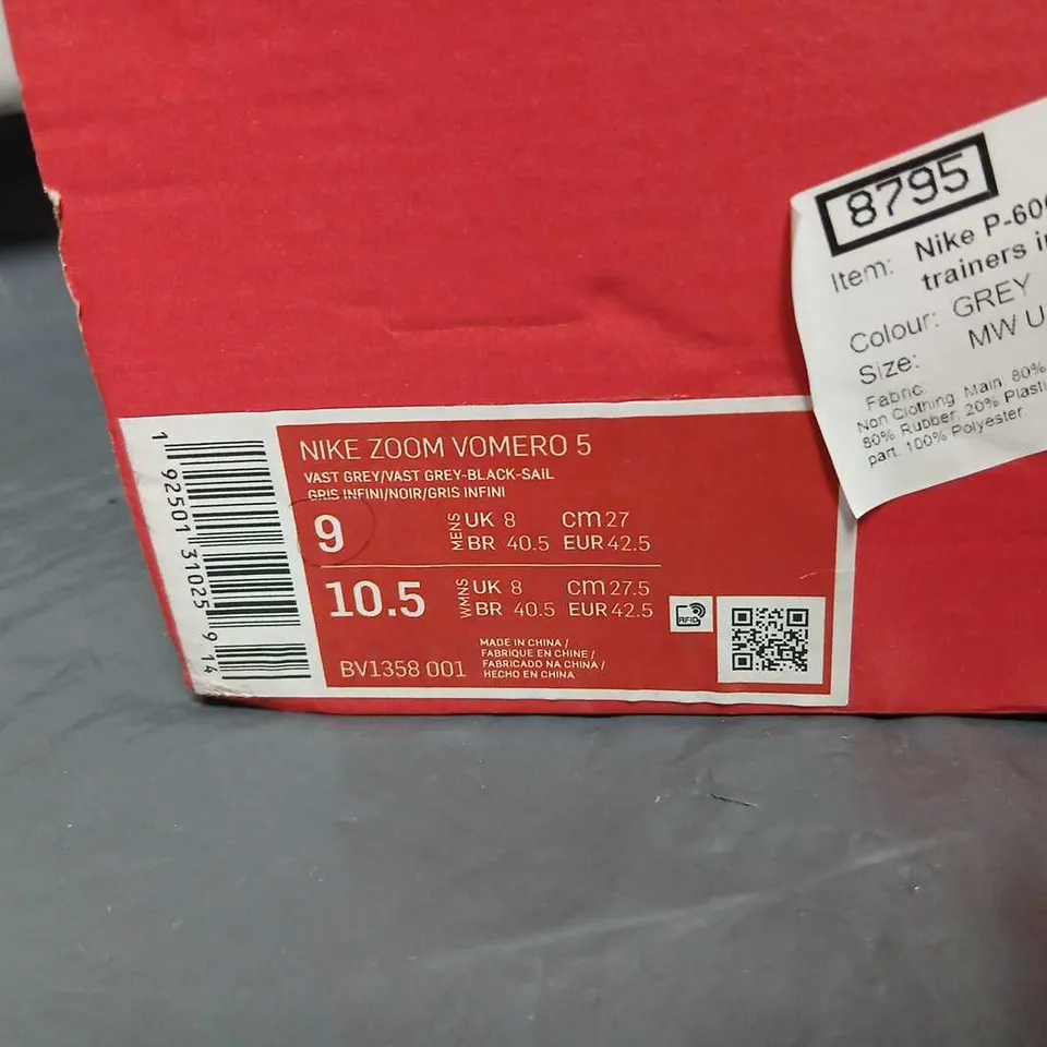 NIKE ZOOM VOMERO 5 UNISEX TRAINERS – GREY/WHITE UK 8 