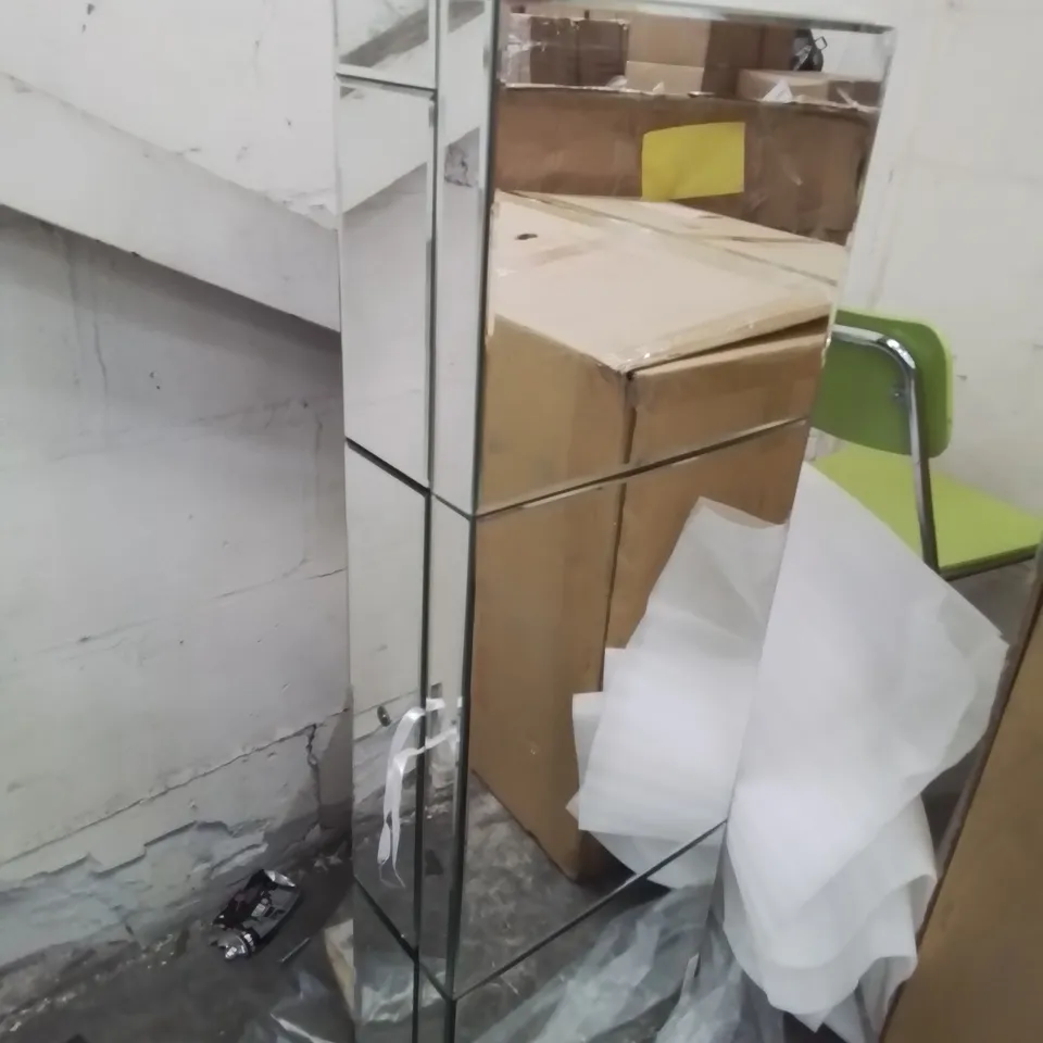 MIRRORED DRESSING TABLE TOP