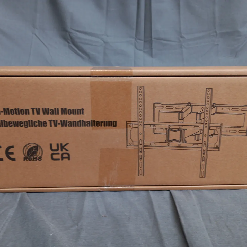FULL-MOTION TV WALL MOUNT 