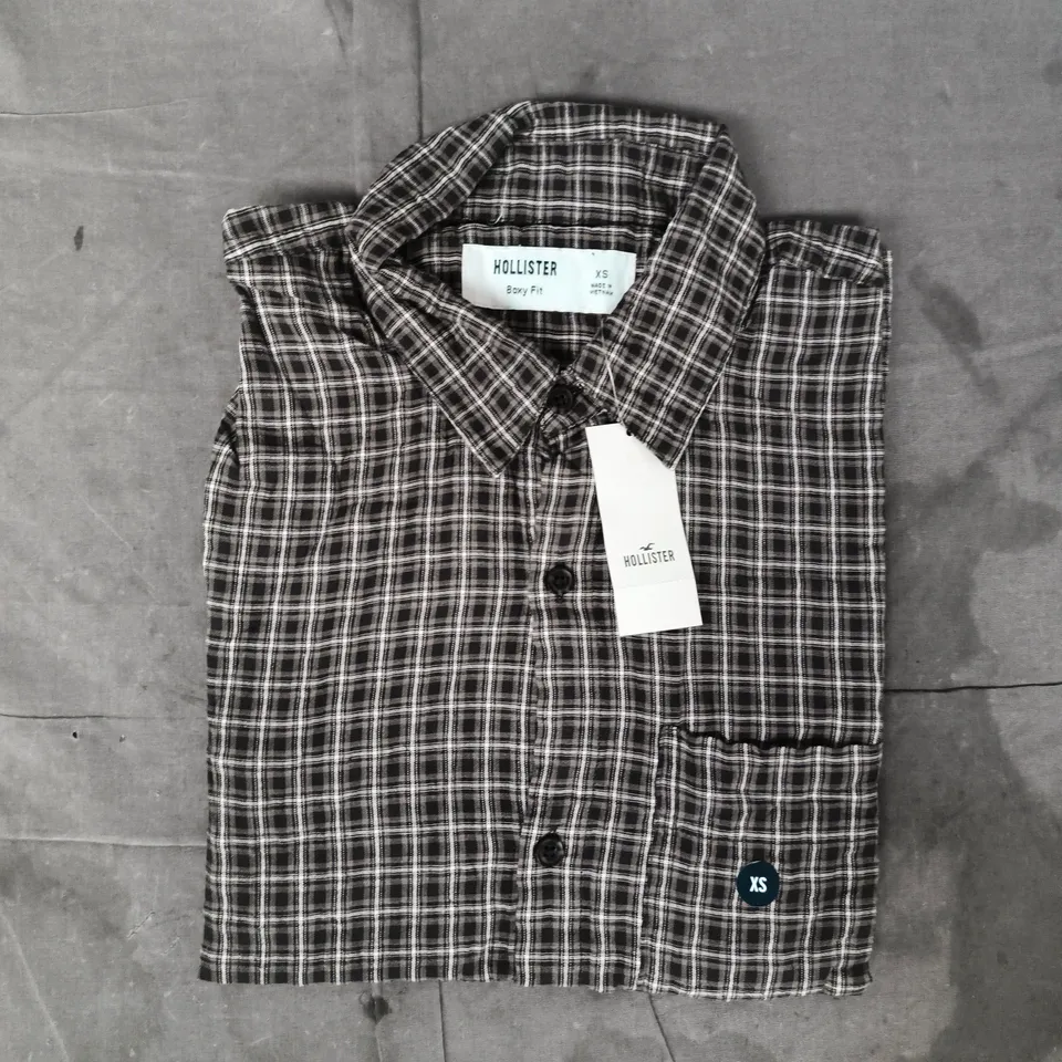 HOLLISTER SHORT SLEEVE BUTTON-UP PATTERNED SHIRT IN BROWN SIZE XS