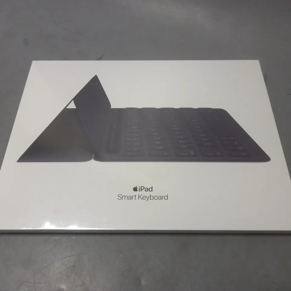 SEALED IPAD 10.5" SMART KEYBOARD - A1829