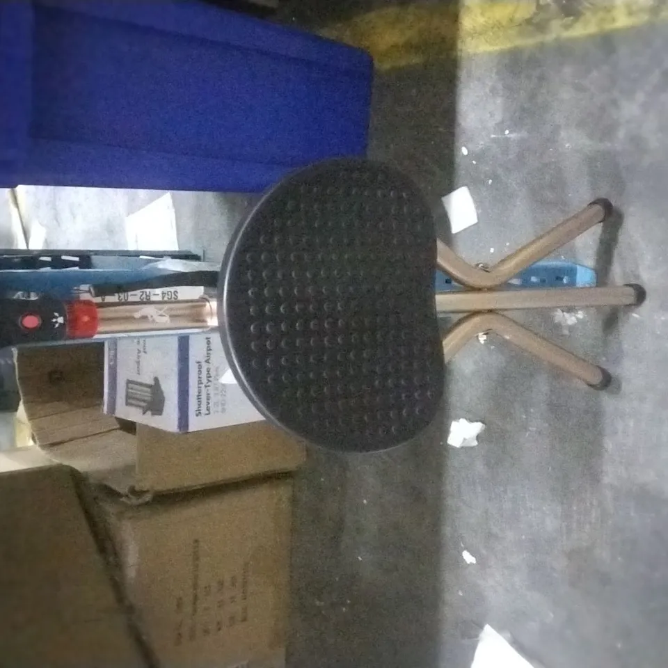 BOXED WALKING STICK WITH  SEAT - ALSO INCLUDES AN ALARM AND A FLASK LIGHT IN ROSGOLD 