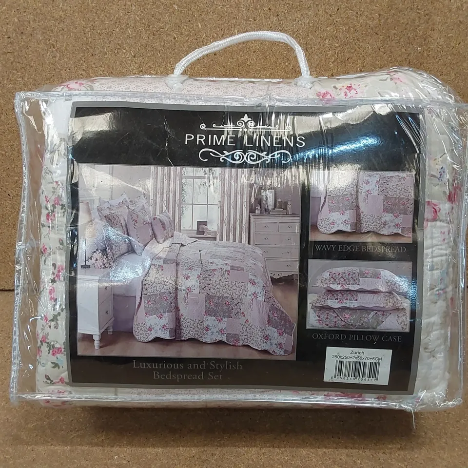 BAGGED ORTEGO POLYESTER PATCHWORK BEDSPREAD SET // SIZE: 250 X 250cm