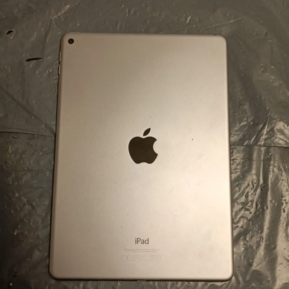 APPLE IPAD A1566